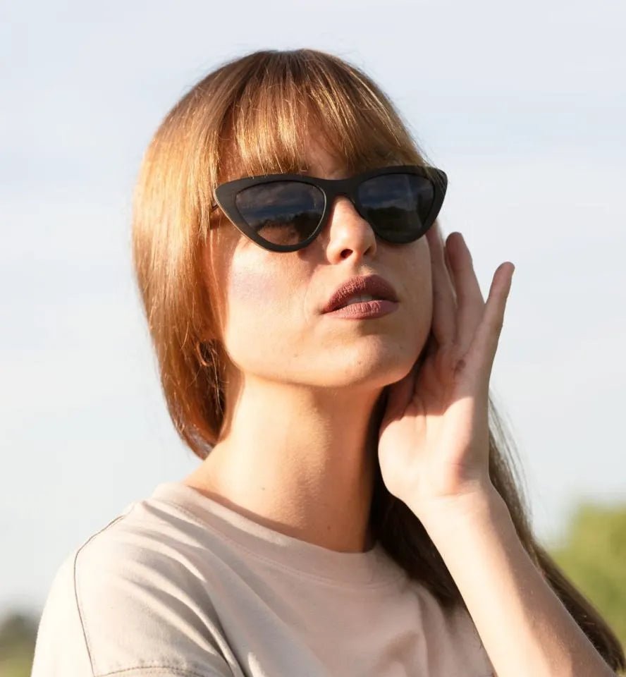 Visage ovale Femme : Comment choisir et quelles lunettes de soleil